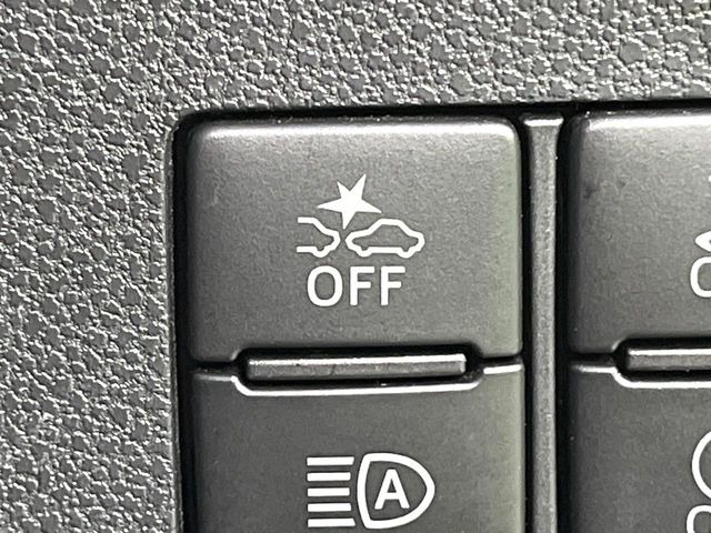 【スマートアシスト】走行中に前方の車両等を認識し、衝突しそうな時は警報とブレーキで衝突回避と被害軽減をアシスト。より安全にドライブをお楽しみいただけます。