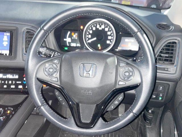 �y�����v�����X�e�A�����O�z�㎿�Ȋv���g�p���邱�ƂŁA��ɂ����������݂ƂĂ��^�]���₷���n���h���ł���