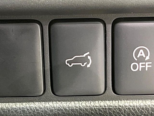 【パワーバックドア】スマートキーや運転席のボタンを押すだけでリアゲートが自動で開閉します!荷物を持っている時や、高い位置にあるバックドアを閉める際に便利な機能です♪