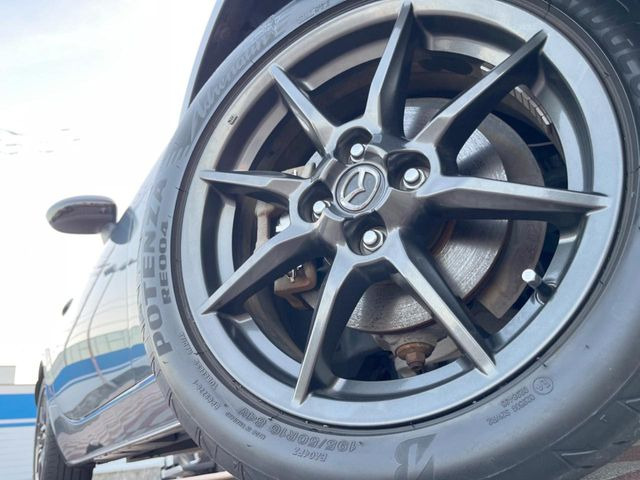 �y����16�C���`�A���~�z�C�[���z�O�ςɃ}�b�`���������A���~�z�C�[���𑕒����Ă���܂��B�e��ЊO�A���~�z�C�[����A�X�^�b�h���X�^�C�����戵�����Ă���܂��B���񂲑��k����������