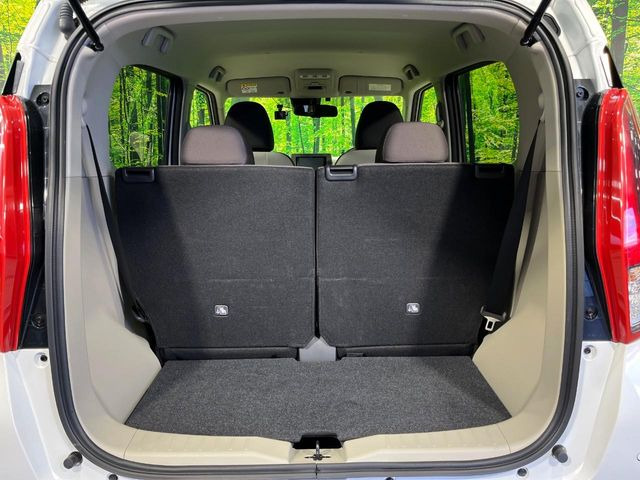 普段のお買い物や通勤、送迎等に十分な荷室スペースを確保しております。セカンドシートを倒すと、大きな荷物の積載も可能です♪