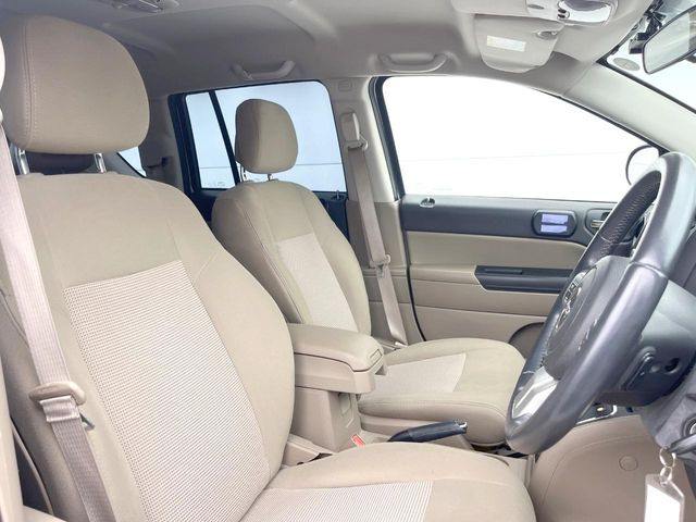 ●シートの使用感:破れ・へたりも少なく、ご覧の通りきれいな状態を維持しております。また、室内クリーニング・コーティングもご用命いただけます。