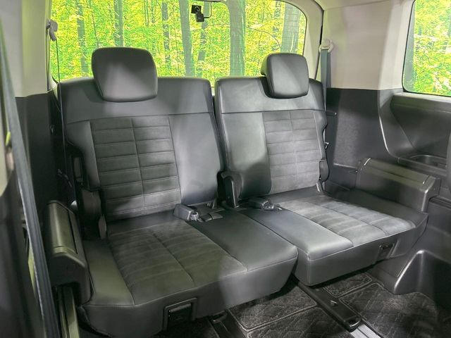 3列目シートはもちろん状態良好☆大人でもゆったりと座って頂けますので、大人数でのお出かけもラクラクです♪ご家族で、気の知れた仲間で、ドライブに行くのが楽しみですね♪
