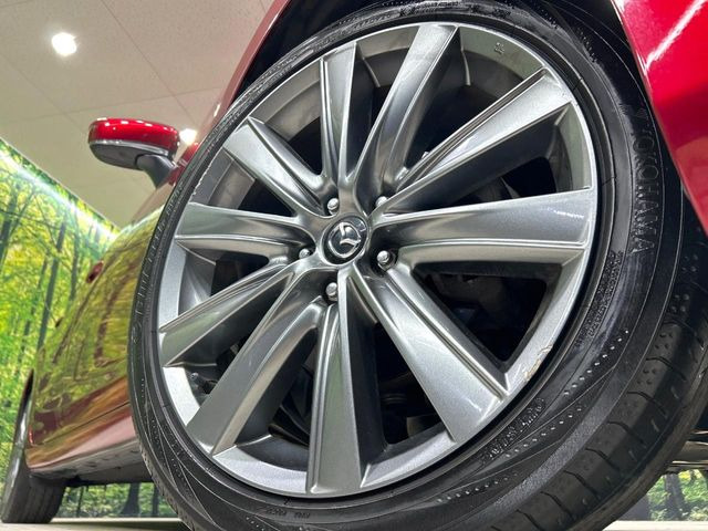 【純正19インチアルミホイール】外観にマッチした純正アルミホイールを装着しております。各種社外アルミホイールや、スタッドレスタイヤも取扱いしております。是非ご相談ください♪