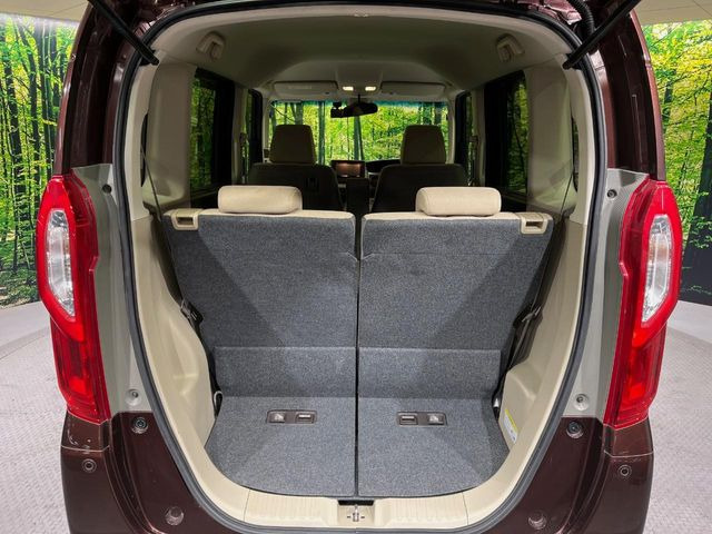 普段のお買い物や通勤、送迎等に十分な荷室スペースを確保しております。セカンドシートを倒すと、大きな荷物の積載も可能です♪