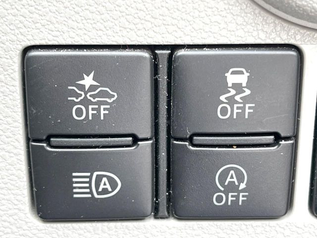 �y�X�}�[�g�A�V�X�g�z���s���ɑO���̎ԗ�����F�����A�Փ˂������Ȏ��͌x��ƃu���[�L�ŏՓˉ���Ɣ�Q�y�����A�V�X�g�B�����S�Ƀh���C�u�����y���݂��������܂��B