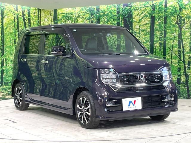 高透明度のガラス皮膜で撥水はもちろん、上質なツヤ・光沢を実現。紫外線や酸性雨から大切な愛車を保護し、色あせ・劣化を防止。「弾スプラッシュコート」、「弾プリミッサコート」からお選びいただけます。