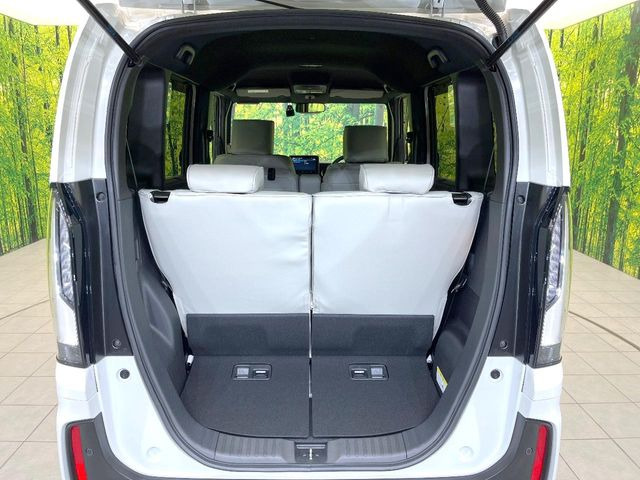 普段のお買い物や通勤、送迎等に十分な荷室スペースを確保しております。セカンドシートを倒すと、大きな荷物の積載も可能です♪