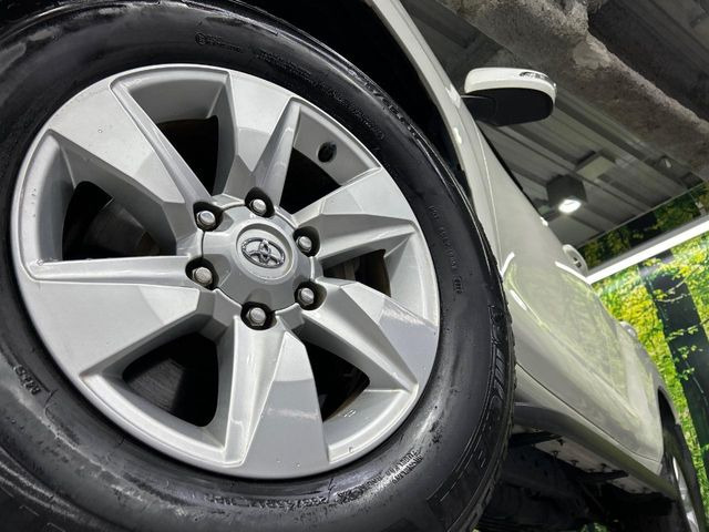 �y����17�C���`�A���~�z�C�[���z�O�ςɃ}�b�`���������A���~�z�C�[���𑕒����Ă���܂��B�e��ЊO�A���~�z�C�[����A�X�^�b�h���X�^�C�����戵�����Ă���܂��B���񂲑��k����������