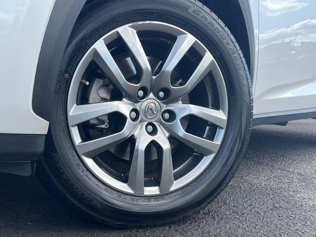 �y����OP18�C���`�A���~�z�C�[���z�O�ςɃ}�b�`���������A���~�z�C�[���𑕒����Ă���܂��B�e��ЊO�A���~�z�C�[����A�X�^�b�h���X�^�C�����戵�����Ă���܂��B���񂲑��k����������