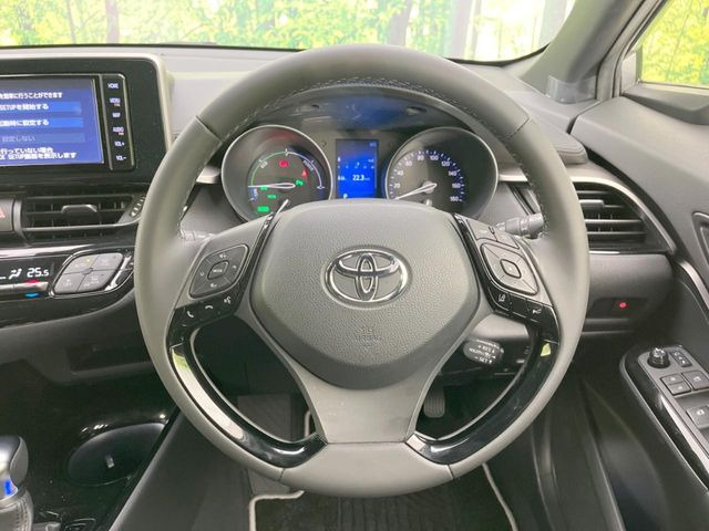 ステアリングも使用感が少なく、きれいな状態となっております♪