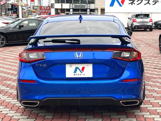 安心の最長10年・走行無制限保証(有償)をご用意。保証内容も充実はもちろん、無料点検&オイル交換や、年中無休の全国・24時間ロードサービスも付帯されておりますのでご安心下さい。