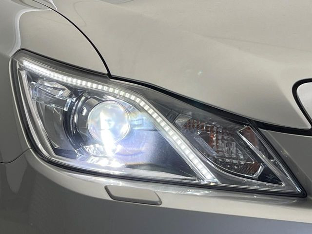 �yLED�w�b�h���C�g�z���V����ԑ��s�����ǍD�Ȏ��E���m�ۂ����S���ĉ^�]�ł��鍂�P�xLED�w�b�h���C�g�𑕔�!�_�����x�������A����d�͂��}�����Ă��܂��B