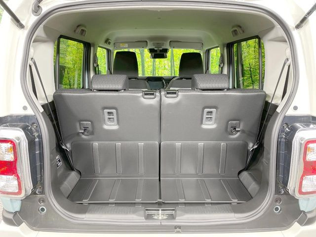 普段のお買い物や通勤、送迎等に十分な荷室スペースを確保しております。セカンドシートを倒すと、大きな荷物の積載も可能です♪