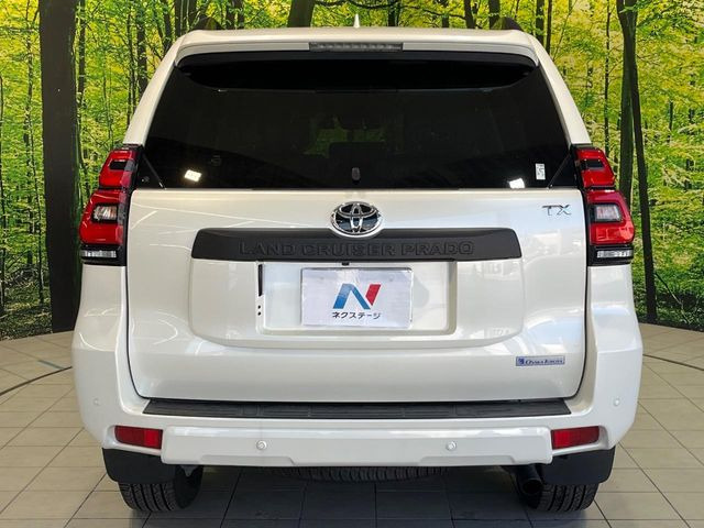 安心の最長10年・走行無制限保証(有償)をご用意。保証内容も充実はもちろん、無料点検&オイル交換や、年中無休の全国・24時間ロードサービスも付帯されておりますのでご安心下さい。