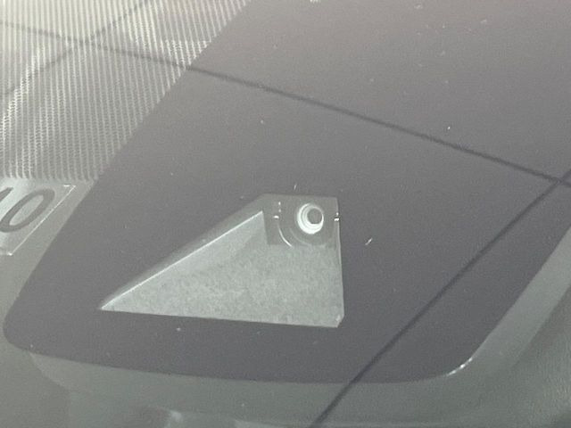 �y�g���^�Z�[�t�e�B�Z���X�z���s���ɑO���̎ԗ�����F�����A�Փ˂������Ȏ��͌x��ƃu���[�L�ŏՓˉ���Ɣ�Q�y�����A�V�X�g�B�����S�Ƀh���C�u�����y���݂��������܂��B