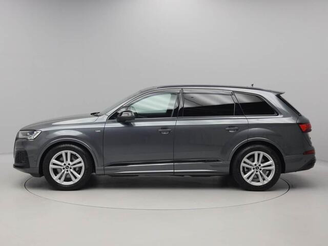 Q755 TFSI クワトロ Sライン 4WD