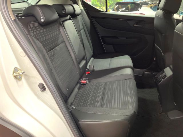 �L�X�Ƃ���2��ڃV�[�g�͋��Z���������A���S�n�����K!�F�B��Ƒ��Ƃ̂��o�����ɂ҂�����ł��B�x�r�[�V�[�g��`���C���h�V�[�g�g�p�������K�ɂ��߂�������������\���ȋ�Ԃ��m�ۂ��Ă��܂��B