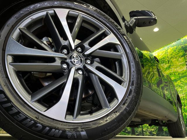 �y����18�C���`�A���~�z�C�[���z�O�ςɃ}�b�`���������A���~�z�C�[���𑕒����Ă���܂��B�e��ЊO�A���~�z�C�[����A�X�^�b�h���X�^�C�����戵�����Ă���܂��B���񂲑��k����������