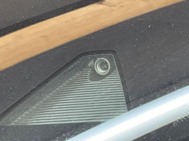 �y�X�}�[�g�V�e�B�u���[�L�T�|�[�g�z�ᑬ���s���ɑO���̎ԗ�����F�����A�Փ˂������Ȏ��͌x��ƃu���[�L�ŏՓˉ���Ɣ�Q�y�����A�V�X�g�B�����S�Ƀh���C�u�����y���݂��������܂��B