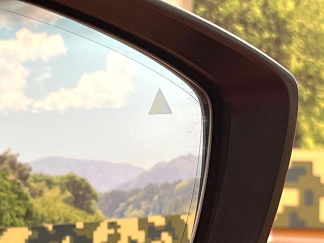 �y�u���C���h�X�|�b�g���j�^�����O�z���s���A�h�A�~���[�̎��p�ɂȂ�₷���ӏ��Ɍ㑱�Ԃ��ڋ߂���ƃT�C�h�~���[�t�߂Ɍx����\���A�h���C�o�[�ɒ��ӊ��N�����Ă���܂��B