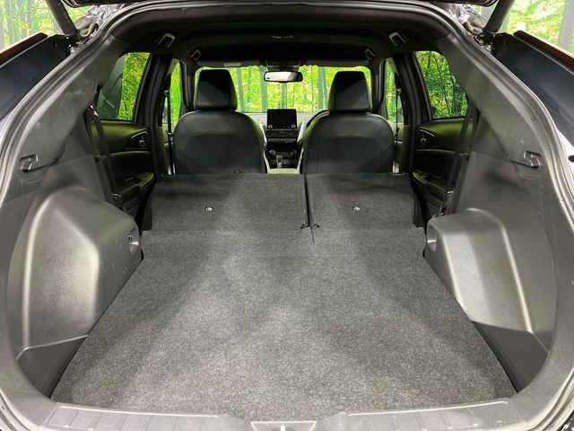 【パワーバックドア】スマートキーや運転席のボタンを押すだけでリアゲートが自動で開閉します!荷物を持っている時や、高い位置にあるバックドアを閉める際に便利な機能です♪