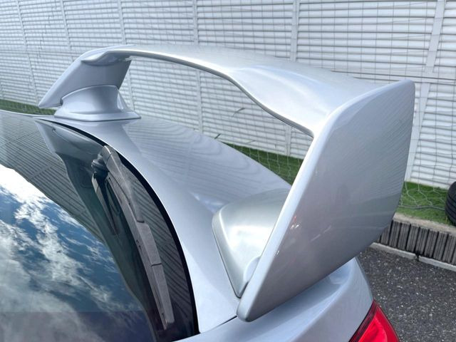 �y��^�����X�|�C���[�z�X�|�[�c�J�[�炵�����O�b�ƈ�������^�����X�|�C���[�𑕒��􍂑����s���̃X�^�r���e�B(���s���萫)����ɖ𗧂��܂��B