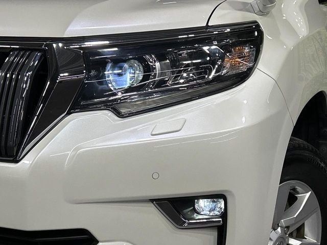 �yLED�w�b�h���C�g�z���V����ԑ��s�����ǍD�Ȏ��E���m�ۂ����S���ĉ^�]�ł��鍂�P�xLED�w�b�h���C�g�𑕔�!�_�����x�������A����d�͂��}�����Ă��܂��B