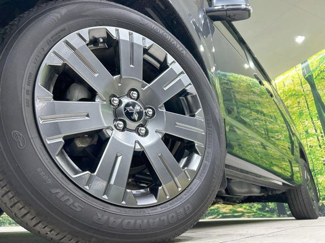 【純正18インチアルミホイール】外観にマッチした純正アルミホイールを装着しております。各種社外アルミホイールや、スタッドレスタイヤも取扱いしております。是非ご相談ください♪