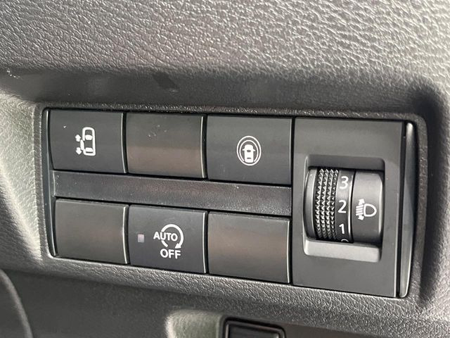 【パワースライドドア】スマートキーや運転席のスイッチでスライドドアの開閉が可能♪電動だから力を入れてドアを開ける必要が無く、小さいお子様でも、重い荷物を持っている時もラクに開け閉めできます♪