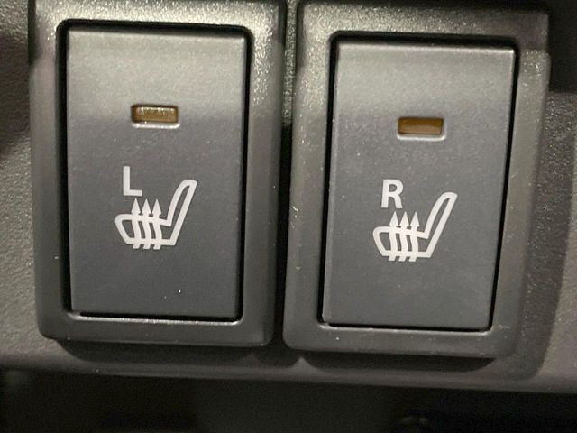 【シートヒーター】寒い日に重宝するシートヒーター!エアコンより早く温まってくれるので寒がりの人も安心ですね♪エアコンの温風は乾燥するから苦手、という方にもをおすすめです。