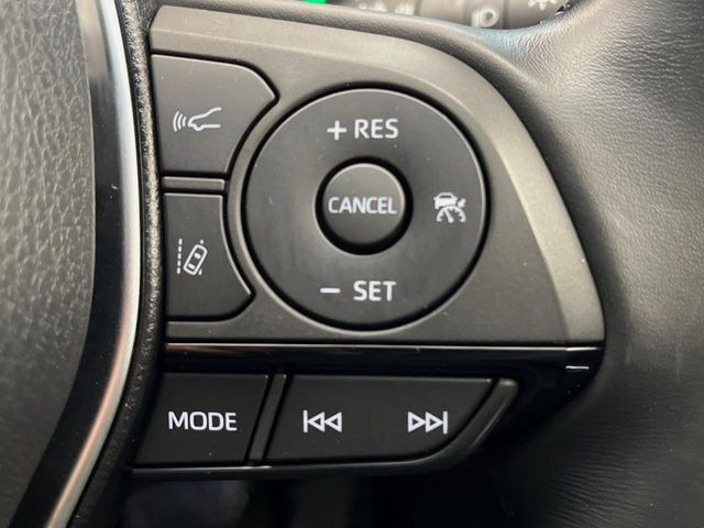 【レーダークルーズコントロール】高速道路での長距離走行が楽に!!自動で速度を保つクルーズコントロールが、衝突軽減システムと連携し、前方の車両を感知して車間を保つように速度調節してくれます!!