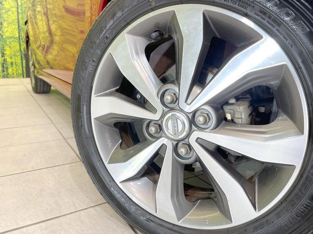 【純正15インチアルミホイール】外観にマッチした純正アルミホイールを装着しております。各種社外アルミホイールや、スタッドレスタイヤも取扱いしております。是非ご相談ください♪