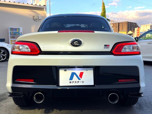 安心の最長10年・走行無制限保証(有償)をご用意。保証内容も充実はもちろん、無料点検&オイル交換や、年中無休の全国・24時間ロードサービスも付帯されておりますのでご安心下さい。