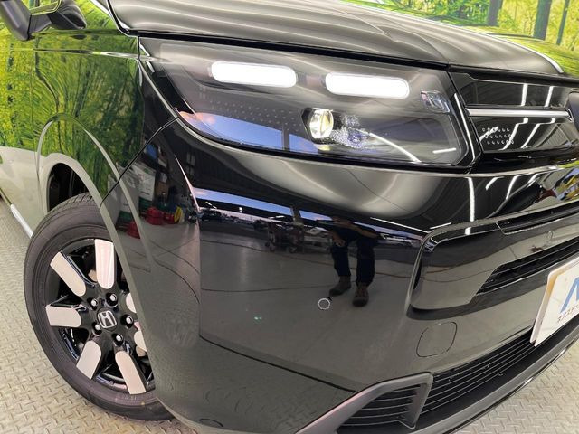 �yLED�w�b�h���C�g�z���V����ԑ��s�����ǍD�Ȏ��E���m�ۂ����S���ĉ^�]�ł��鍂�P�xLED�w�b�h���C�g�𑕔�!�_�����x�������A����d�͂��}�����Ă��܂��B