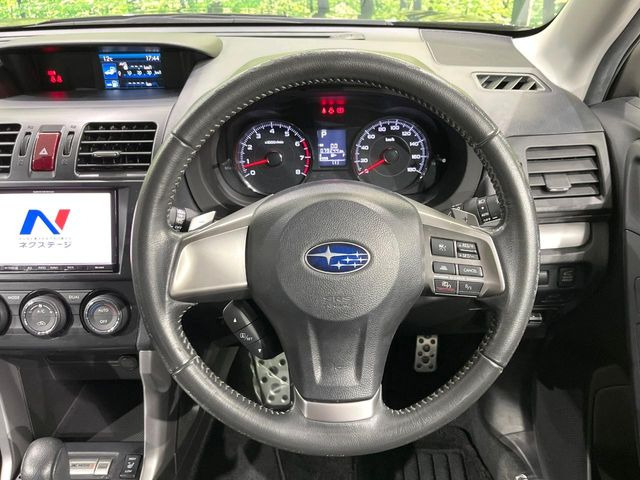 �y�����v�����X�e�A�����O�z�㎿�Ȋv���g�p���邱�ƂŁA��ɂ����������݂ƂĂ��^�]���₷���n���h���ł���