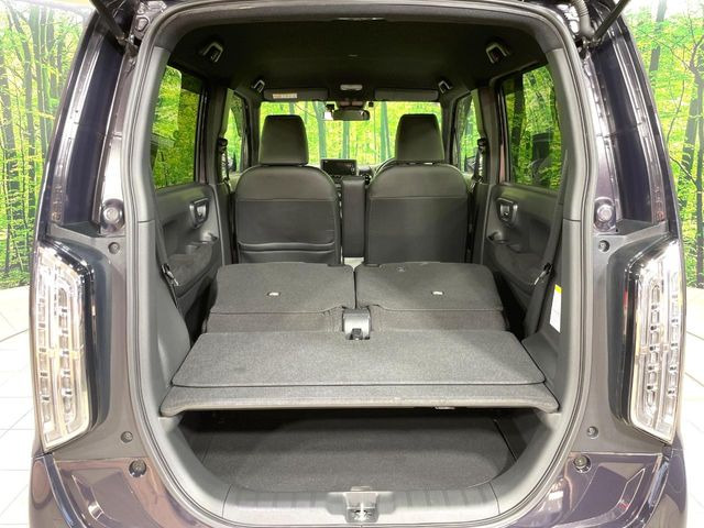 普段のお買い物や通勤、送迎等に十分な荷室スペースを確保しております。セカンドシートを倒すと、大きな荷物の積載も可能です♪