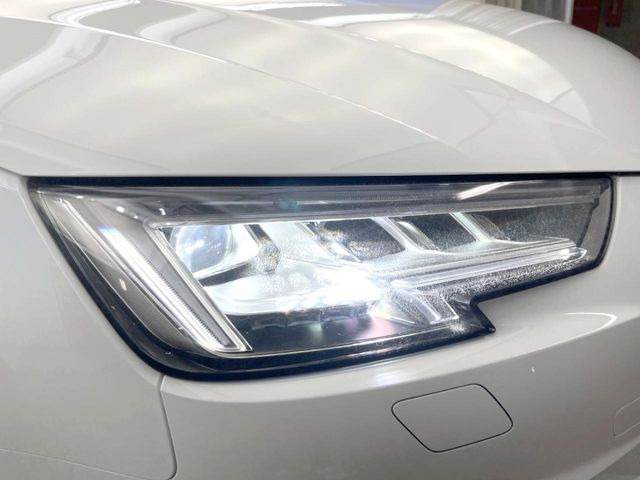 ●マトリクスLEDヘッドランプ:LEDハイビームが多数独立で存在し、ハイビーム時に対向車や前方を走る車の部分をロービームに切り替えが可能!!シーケンシャルウインカーも装備!!