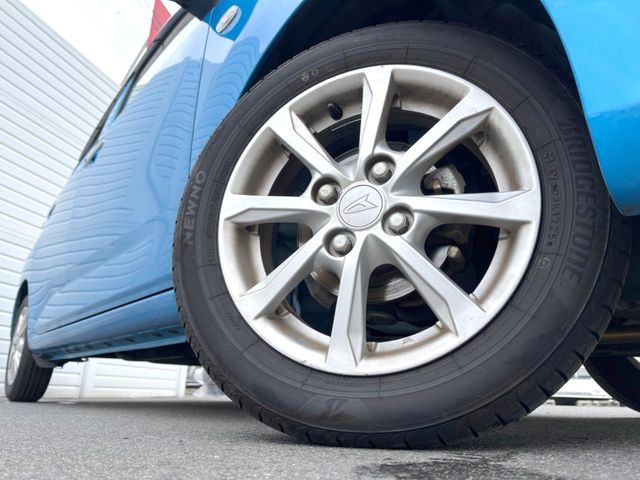 �y����14�C���`�A���~�z�C�[���z�O�ςɃ}�b�`���������A���~�z�C�[���𑕒����Ă���܂��B�e��ЊO�A���~�z�C�[����A�X�^�b�h���X�^�C�����戵�����Ă���܂��B���񂲑��k����������