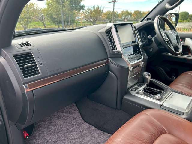 ���X�ł͂��_�񒸂��܂������q�l�Ƀh���C�u���R�[�_�[��K���X�R�[�e�B���O�{�H�ȂǁA���l�i��}���Ă��񋟂����Ē����Ă���܂��B�ڍׂ̓X�^�b�t�܂ł��C�y�ɂ��₢���킹���������܂��B