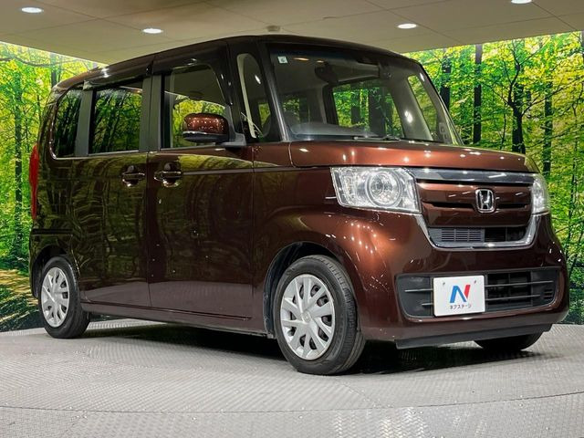 高透明度のガラス皮膜で撥水はもちろん、上質なツヤ・光沢を実現。紫外線や酸性雨から大切な愛車を保護し、色あせ・劣化を防止。「弾スプラッシュコート」、「弾プリミッサコート」からお選びいただけます。