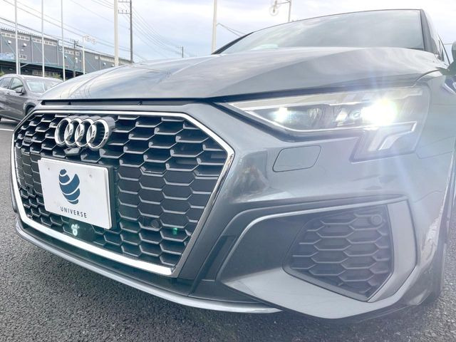 ●LEDヘッドライト:夜間走行時も良好な視界を確保し安心して運転できる高輝度LEDヘッドライトを装備!点灯速度が早く、消費電力も抑えられています。