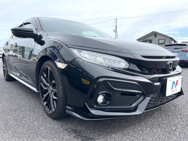 高透明度のガラス皮膜で撥水はもちろん、上質なツヤ・光沢を実現。紫外線や酸性雨から大切な愛車を保護し、色あせ・劣化を防止。「弾スプラッシュコート」、「弾プリミッサコート」からお選びいただけます。