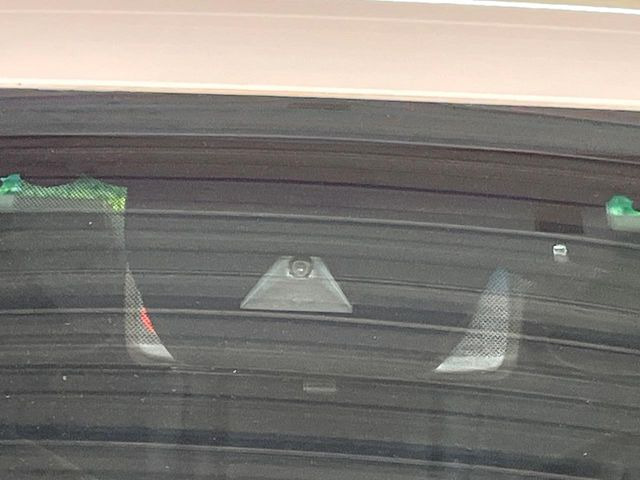 �y�g���^�Z�[�t�e�B�Z���X�z���s���ɑO���̎ԗ�����F�����A�Փ˂������Ȏ��͌x��ƃu���[�L�ŏՓˉ���Ɣ�Q�y�����A�V�X�g�B�����S�Ƀh���C�u�����y���݂��������܂��B