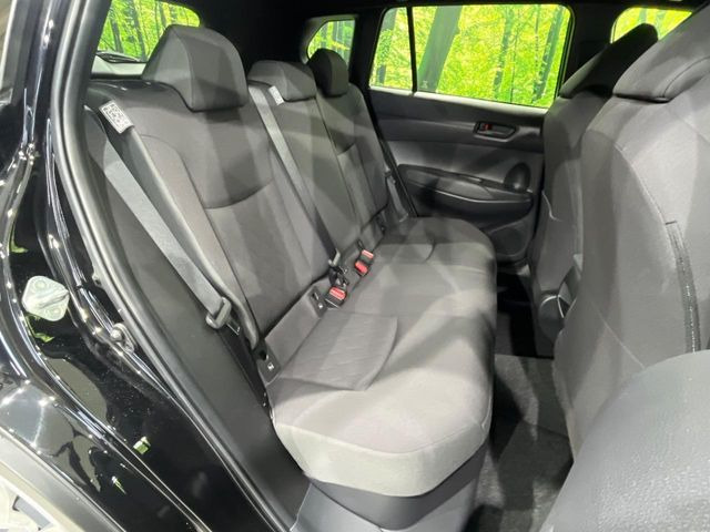 後部座席も気になるようなキズ・汚れやへたり等、大きなダメージはなく、良好な状態です。