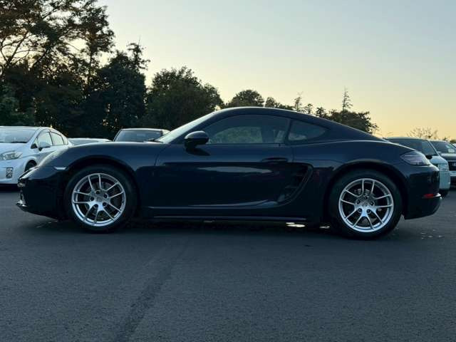 ���X�݌ɂ͊O���A�����N���[�j���O��ɓW�����A�����Ď��̏C�����̗L���A���[�^�[��������̗L������O�ҋ@�ւɂ�錟����S����{���Ă���܂��B�Ԍ��A�����A����h�������ЂőΉ��ł��܂��̂ł����S���������B