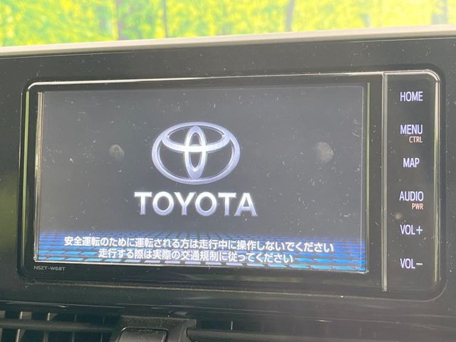 【純正ナビ】人気の純正ナビを装備しております。ナビの使いやすさはもちろん、オーディオ機能も充実!キャンプや旅行はもちろん、通勤や買い物など普段のドライブも楽しくなるはず♪