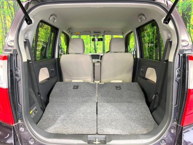 普段のお買い物や通勤、送迎等に十分な荷室スペースを確保しております。セカンドシートを倒すと、大きな荷物の積載も可能です♪