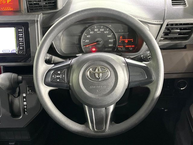 【ステアリングスイッチ】運転中、前方から目線をそらすことなく、オーディオ等の操作が可能な便利機能!安心&快適なドライブを演出してくれます♪