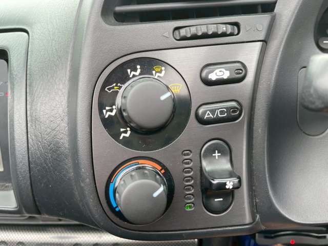 �C�ɂȂ邨�Ԃ�����܂�����E�̓d�b�ԍ����璼�ڂ��X�ɂ��₢���킹���������B�x�����@����ԗ����A��Ԃ܂łȂ�ł������������Ē����܂��B�X�^�b�t�ꓯ���A�����҂����Ă���܂��B